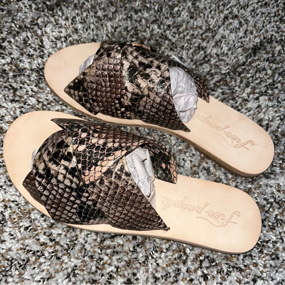 Free People Rio Vista Slide Sandals Beige Snake - Picture 6 of 6